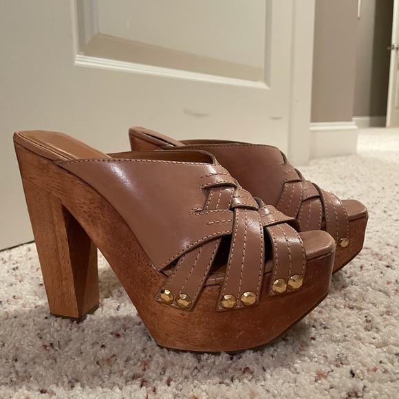 Michael Kors Platform Slides - Picture 4 of 12
